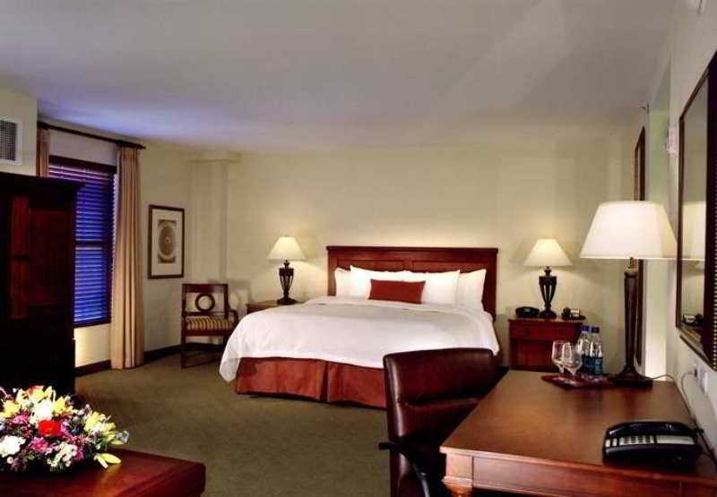 Hampton Inn & Suites Austin-Downtown/Convention Center Værelse billede